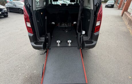 2026 Peugeot Rifter Horizon RS Plus – Black (12)