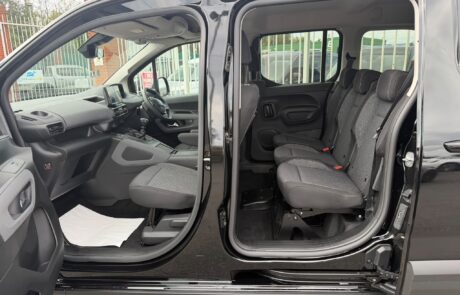 2026 Peugeot Rifter Horizon RS Plus – Black (19)
