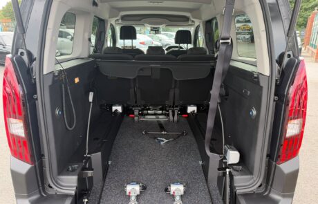 2026 Peugeot Rifter Horizon RS Plus – Black (27)