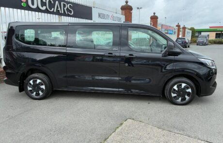 251D37249 Ford CUstom Kombi – Black (4)