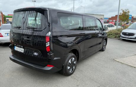 251D37249 Ford CUstom Kombi – Black (5)