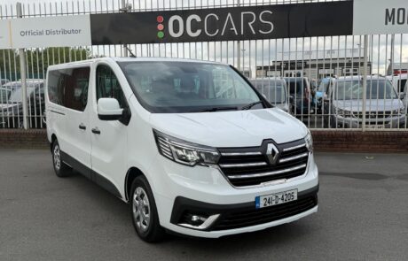 241D4205 Renault Trafic 9 Seats (1)