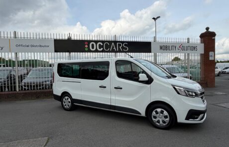 241D4205 Renault Trafic 9 Seats (2)