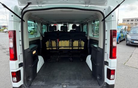 241D4205 Renault Trafic 9 Seats (4)