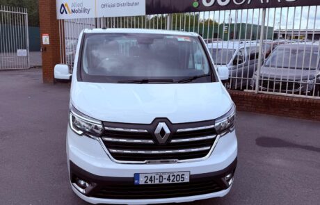 241D4205 Renault Trafic 9 Seats (9)