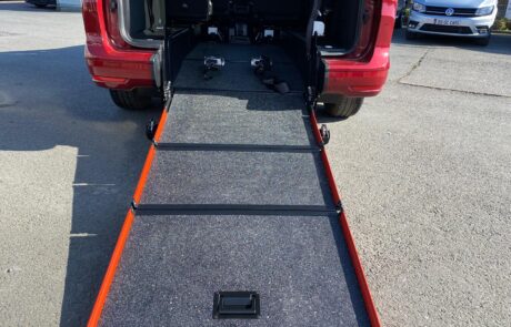 2024 Ford Grand Tourneo Connect Freedom RE – 3031 Met Red (2)
