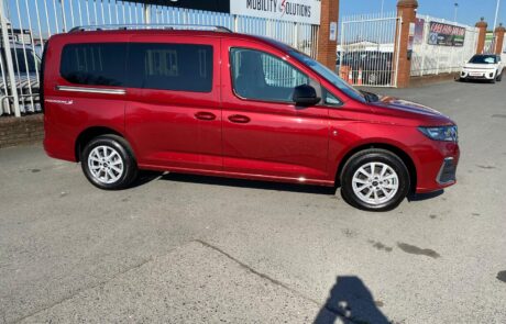2024 Ford Grand Tourneo Connect Freedom RE – 3031 Met Red (6)